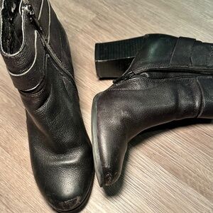 Cole Han Black size 5 boots